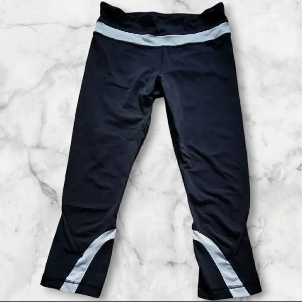 Lululemon Size 6 Black & White Inspire Leggings 23"